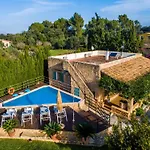Spacious Country House With Garden