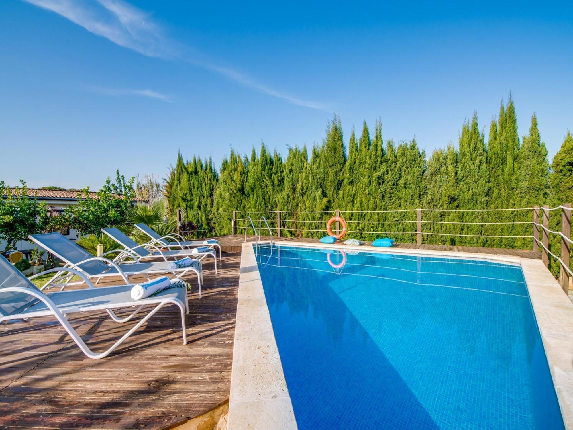 Vakantiehuis Spacious With Garden *