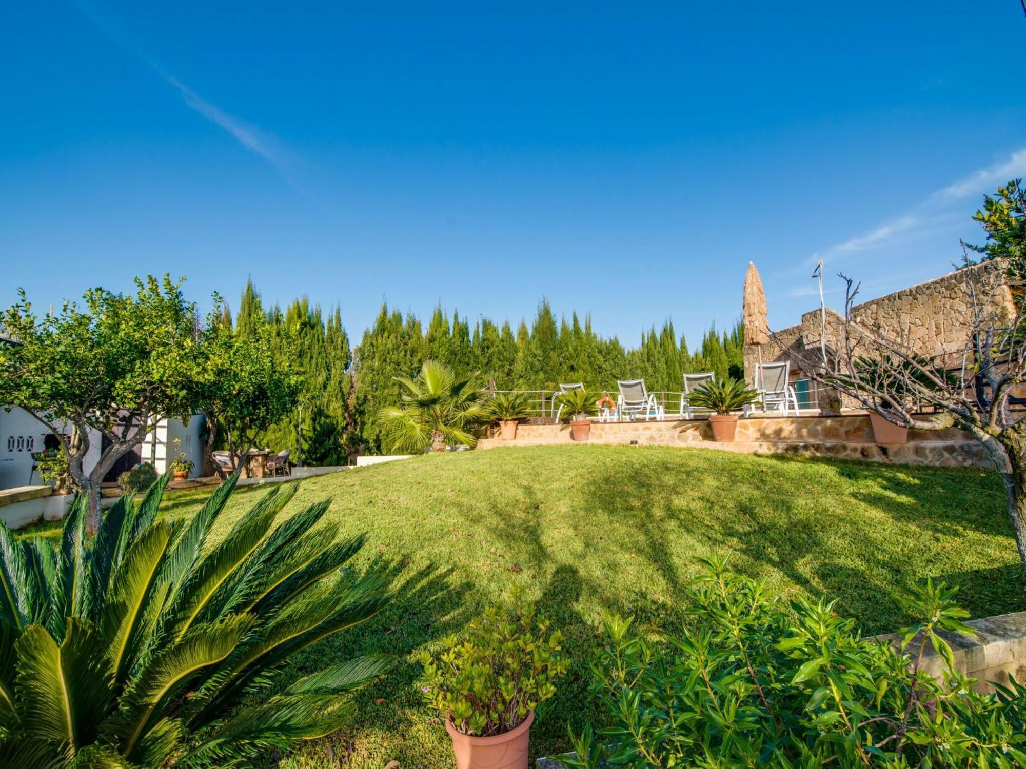 Ferienhaus Spacious With Garden Alcúdia